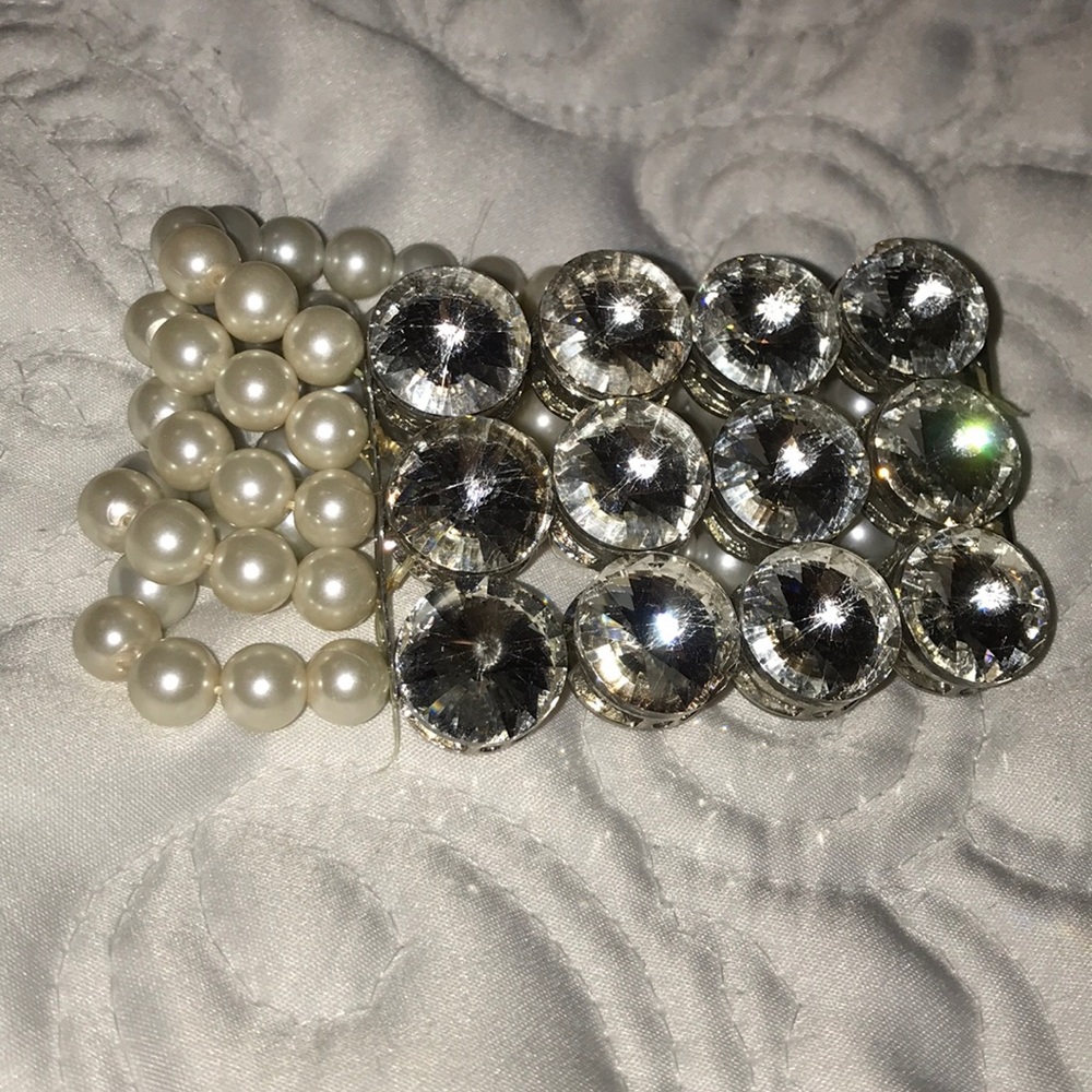 Pearl/rhinestone bracelet
